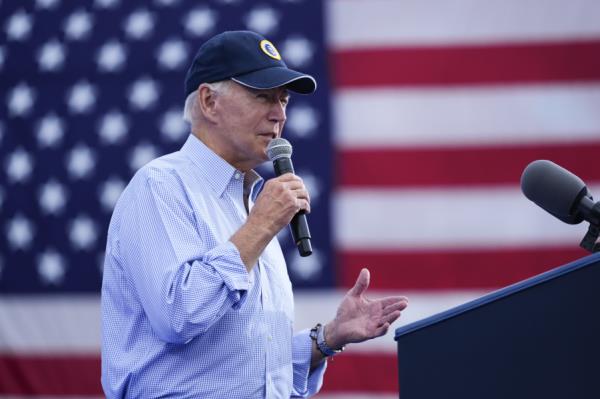 拜登在费城劳工节现身庆祝工会和创造就业机会