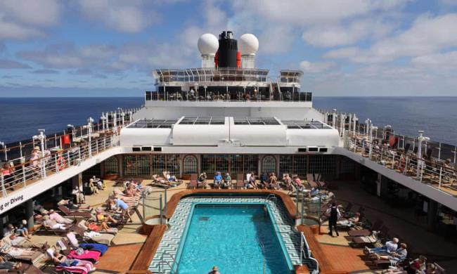 邮轮、高尔夫和私人医疗：婴儿潮一代的消费是如何使英国通胀居高不下的