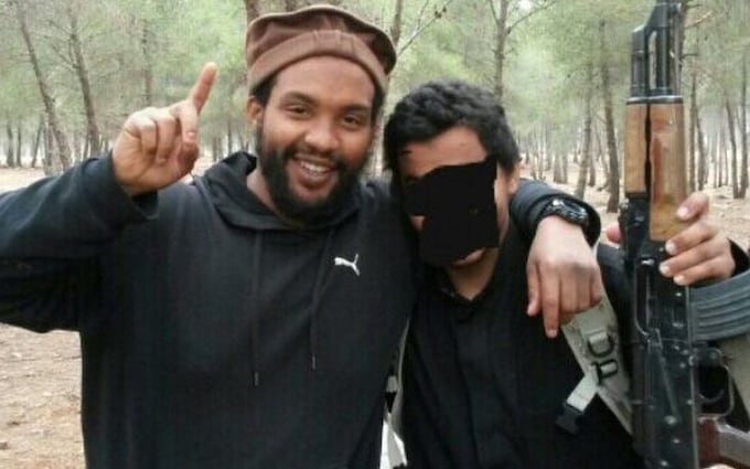 英国伊斯兰国“披头士”嫌疑人艾因·戴维斯承认恐怖主义罪行