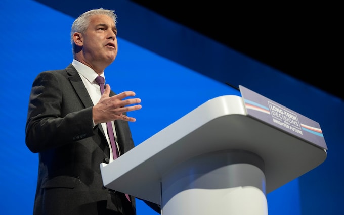 史蒂夫·巴克莱下令NHS员工停止使用代词，以应对“醒着的议程”