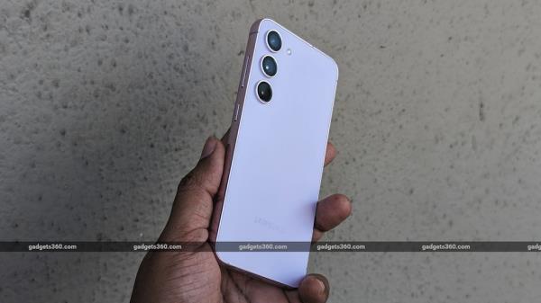 三星Galaxy S24系列可能采用钛制底盘，Galaxy S24+的显示屏将比上一代更大