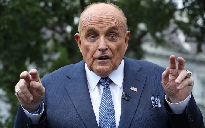 特朗普被起诉的同谋是谁？鲁迪·朱利安尼和其他五人