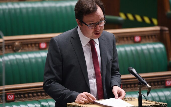 工党影子大臣亚历克斯？诺里斯(Alex Norris)拒绝支持奈杰尔？法拉奇(Nigel Farage)的反银行业之行