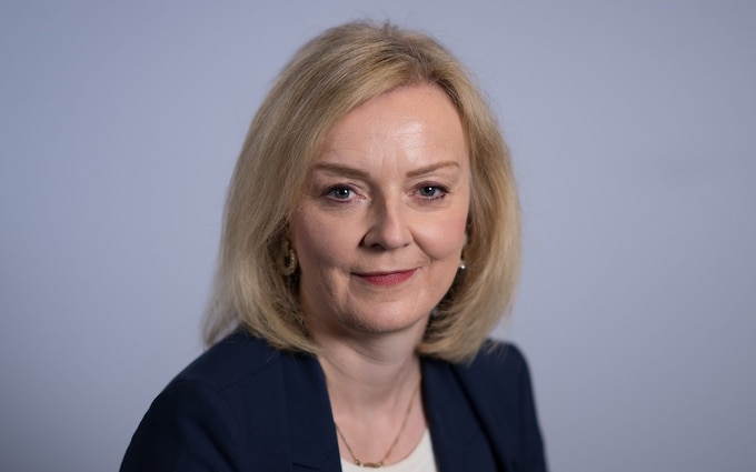 特拉斯：减税将给人们“繁荣的自由”