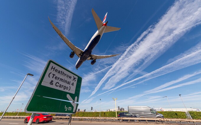 500个英国航班因空中交通管制“问题”而取消