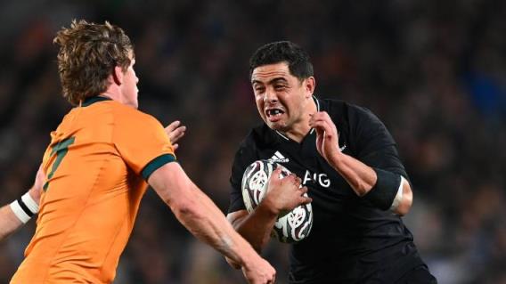 安东·里纳特-布朗摆脱了沮丧，专注于全黑队的中场推进