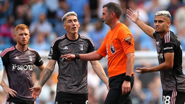 裁判承认曼城的进球不应该有效