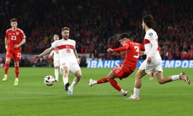 Neco Williams fires Wales into an early lead