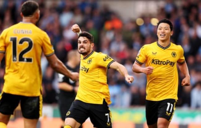 Pedro Neto celebrates Wolves’ second goal against Manchester City