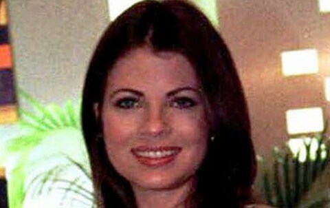 Perry dated model and Baywatch star Yasmine Bleeth