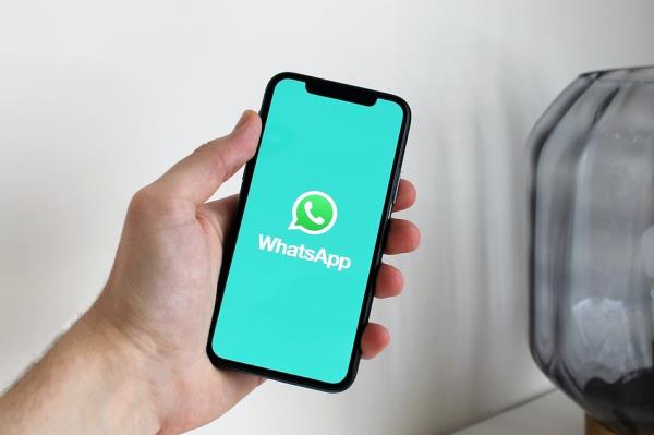 WhatsApp首席执行官威尔·卡斯卡特表示，公司可以显示广告，但不会在主收件箱显示
