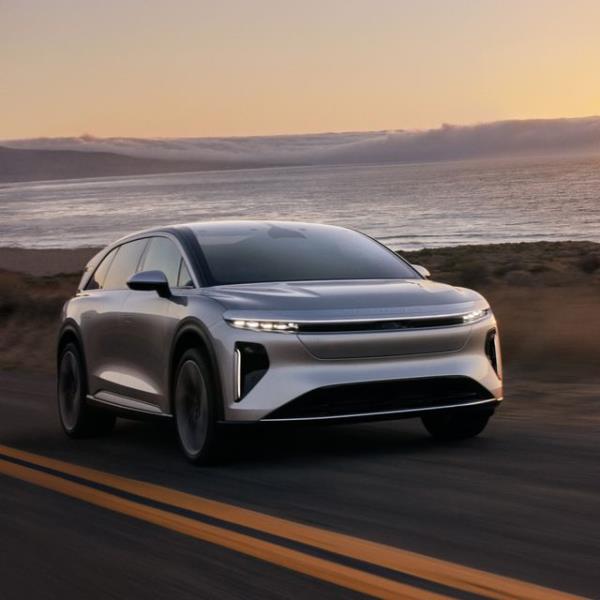2025 Lucid Gravity是一款引人注目的家庭电动汽车，续航里程为440英里