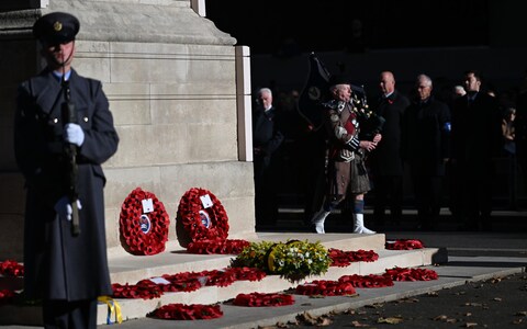 The pipes and drums of the Lo<em></em>ndon Scottish Regiment played at the Cenotaph