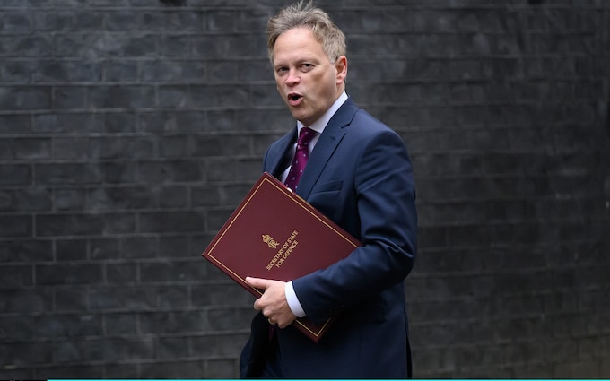 格兰特·沙普斯(Grant Shapps)说，女儿在大学里忍受了反犹太主义的吟唱