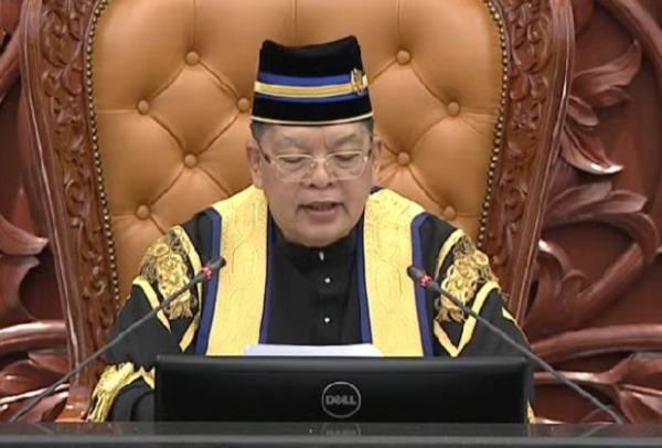 国会议员在每次会议开始时背诵国家党的承诺