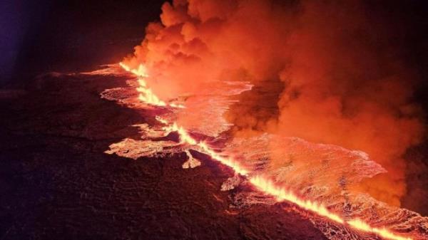 A volcano spews lava and smoke as it erupts in Grindavik, Iceland, December 18, 2023. Civil Protection of Iceland/Handout via REUTERS THIS IMAGE HAS BEEN SUPPLIED BY A THIRD PARTY. NO RESALES. NO ARCHIVES. MANDATORY CREDIT TPX IMAGES OF THE DAY