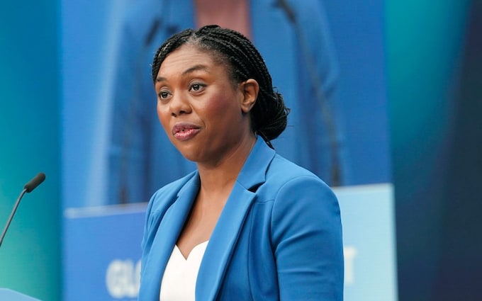 Kemi Badenoch支持提高农民工的工资门槛