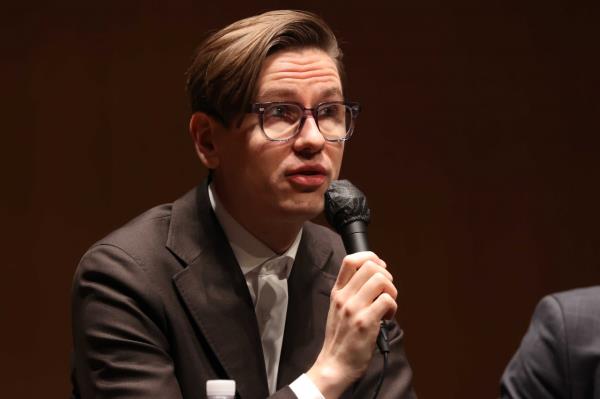 Vikingur Olafsson speaks during a press co<em></em>nference held at Geoam Art Hall, in Gangnam-gu, Seoul, on Thursday. (Yonhap)