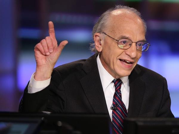 沃顿商学院教授杰里米？西格尔(Jeremy Siegel)说，随着债券收益率接近峰值，且估值看起来“有说服力”，股市有望在年底反弹