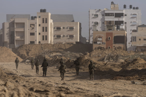 Israeli soldiers pictured in the southern Gaza city of Khan Younis, wher<em></em>e ground operations have been increasingly directed.