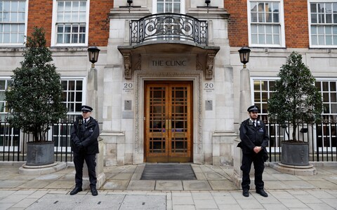 Police officers stand guard outside the Lo<em></em>ndon Clinic, wher<em></em>e the Princess of Wales will have abdominal surgery