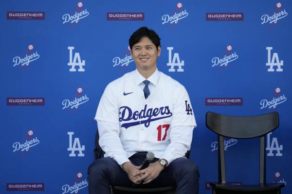 大谷访问美国驻日大使馆，他的狗获得模拟签证