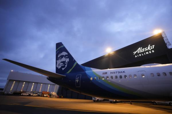阿拉斯加航空公司(Alaska Airlines)的声誉能否在两场近乎灾难和一档《周六夜现场》(SNL)短剧中幸存下来？