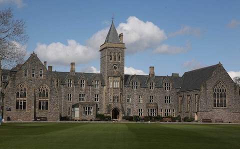 Taunton School charges boarders ￡13,870 a term