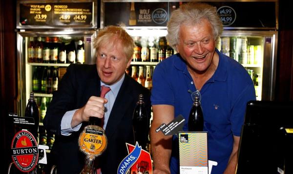 英国脱欧运动人士、威瑟斯彭酒吧老板蒂姆·马丁将被封为爵士
