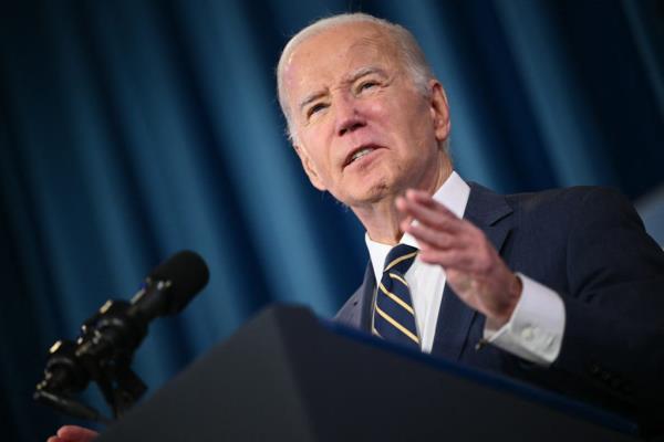拜登说，对也门的空袭表明，美国及其盟友不会容忍胡塞武装袭击船只