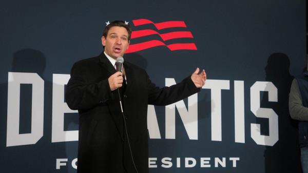 January 15, 2024, Sioux City, Iowa, USA: Florida Gov. RON DESANTIS, Republican 2024 presidential candidate hopeful, campaigns at Pub 52 in Sergeant Bluff, Iowa.