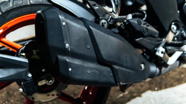 The new exhaust has a sharp note with a good ba<em></em>se, adding to the bike's road presence. Photo: Akif Hamid