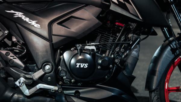 The new 4V is the first locally offered TVS model with an FI engine. Photo: Akif Hamid