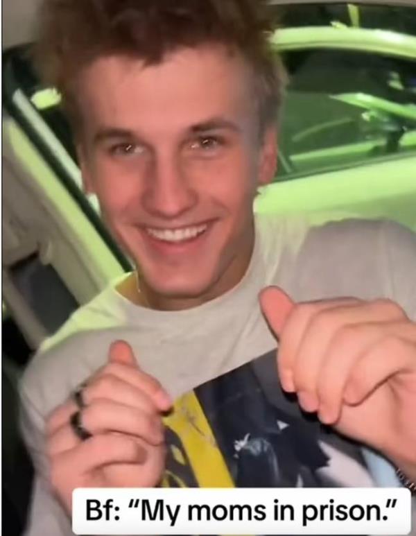 He smiled as he made the joke a<em></em>bout his mother. Credit: TikTok / @kelsey.leroy / X / the_internet_is_foreverr