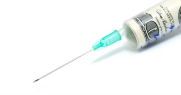 在遭遇蝙蝠后，她被鼓励注射狂犬病疫苗现在，一名弗吉尼亚妇女面临着3万美元的账单