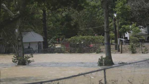一名儿童在德克萨斯州洪水中被冲走后死亡