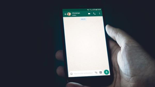 WhatsApp发现在人工智能驱动的图像编辑器上工作，询问元AI功能