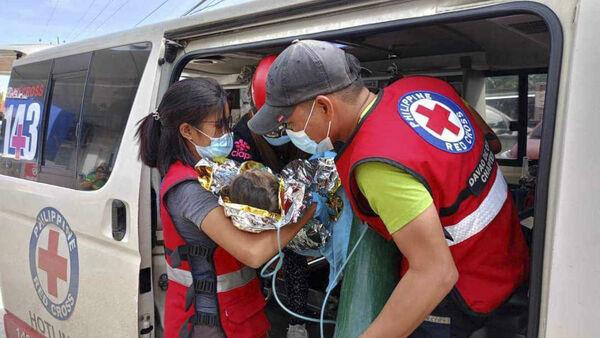 山体滑坡造成的死亡人数上升到54人，仍有数十人失踪