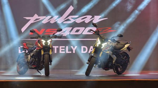 Bajaj Pulsar NS 400 1