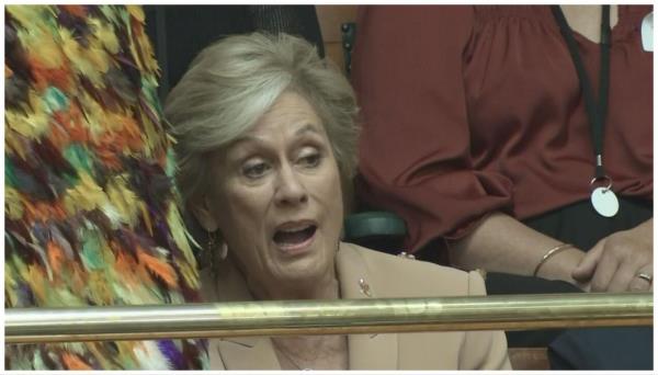 女爵Kiri Te Kanawa在退休后首次公开演唱