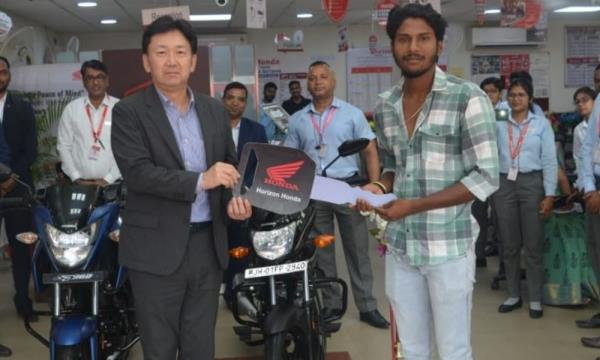Ho<em></em>nda Shine 100 3 lakh sales