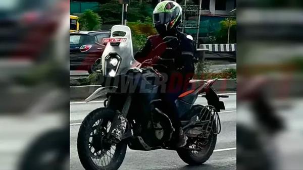 2025年KTM 390冒险在印度测试