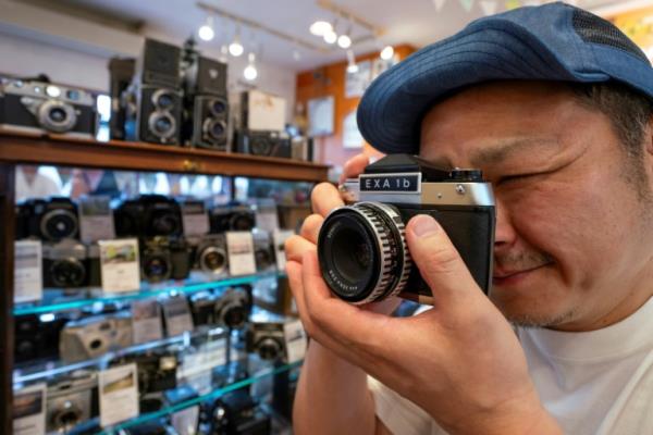 针对“怀旧”日本年轻粉丝的新型胶片相机
