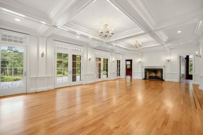 MA 'murder mansion' goes up for sale