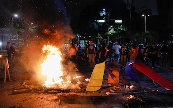 Demo<em></em>nstrators burned rubber and objects in fires