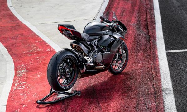 Ducati Panigale V2 Black 3