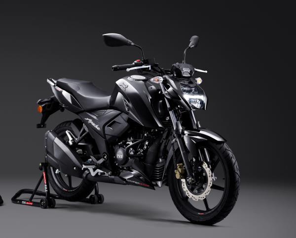 Black Edition TVS Apache 160 4 V