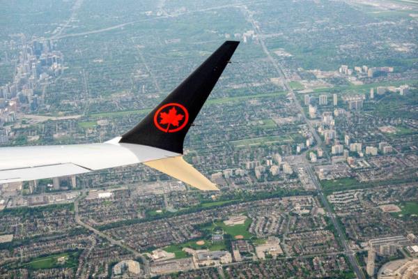 加拿大航空公司飞行员投票批准罢工