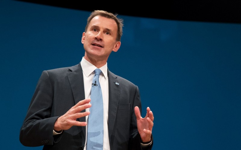 杰里米？亨特(Jeremy Hunt)表示，劳动税上涨就像黑夜紧跟着白天一样确定无疑