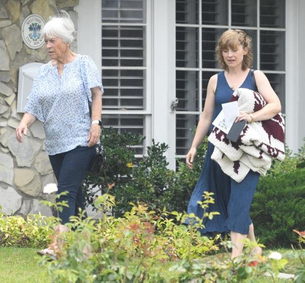 Mack and her mother, Mindy, were seen side-by-side.